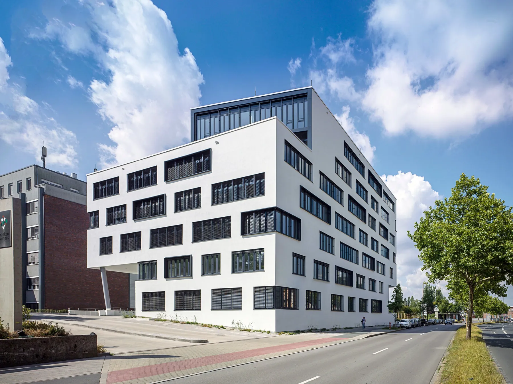Firmensitz Frankenstraße 152 in Nürnberg, Ansicht von der Straße